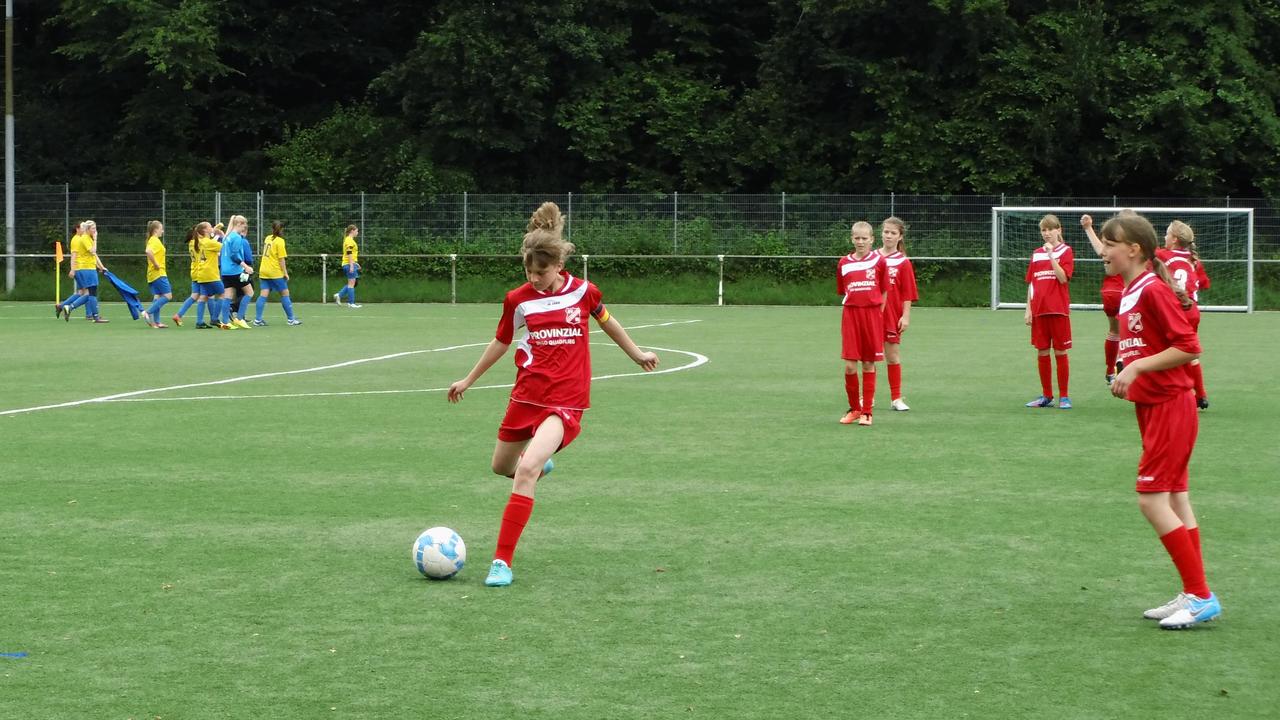 1. Girls Cup 2013
