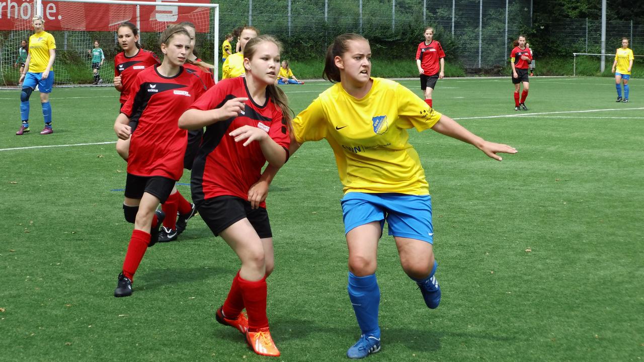 1. Girls Cup 2013