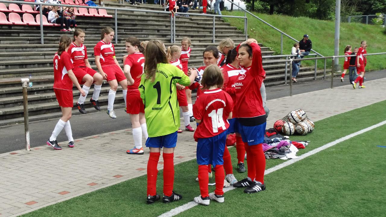 1. Girls Cup 2013