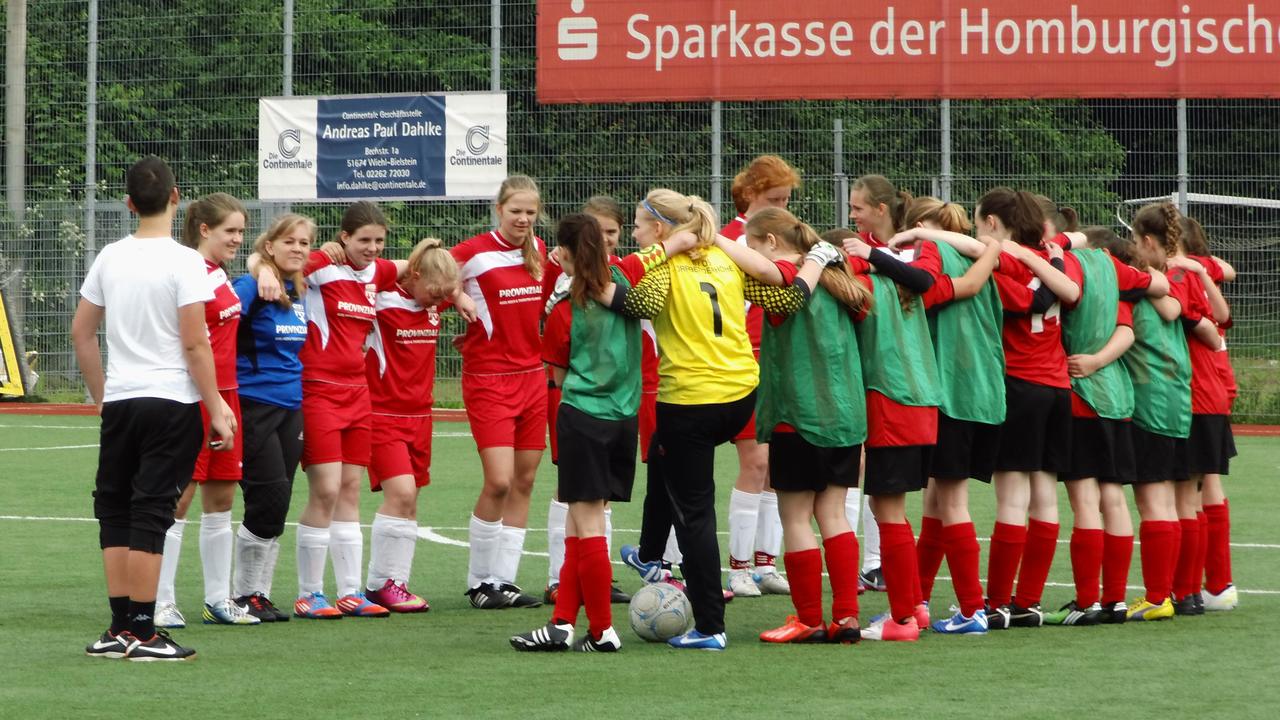 1. Girls Cup 2013