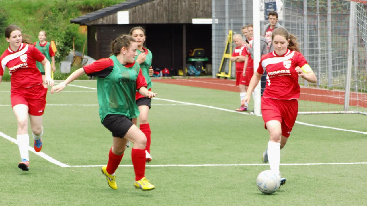 1. Girls Cup 2013