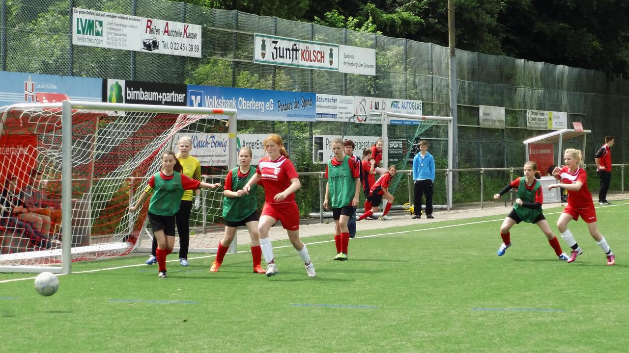 1. Girls Cup 2013