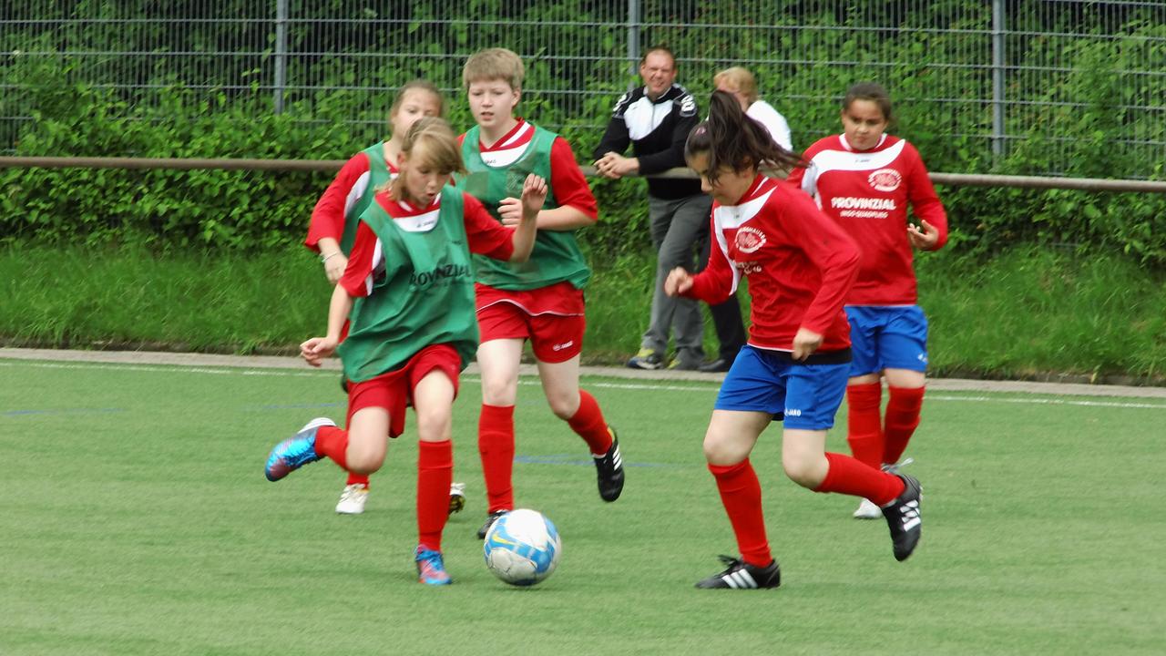 1. Girls Cup 2013