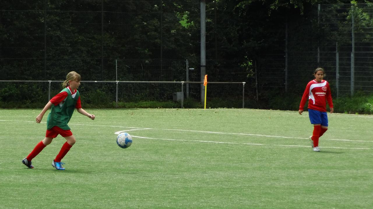 1. Girls Cup 2013