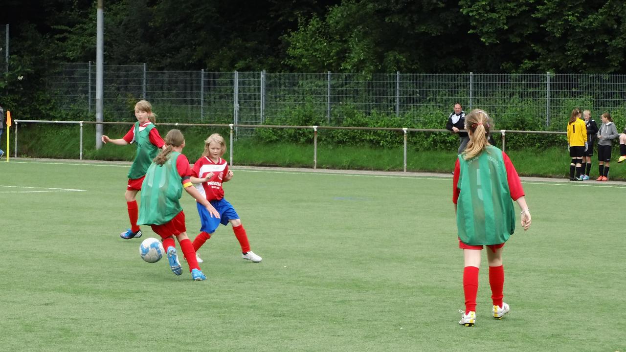 1. Girls Cup 2013