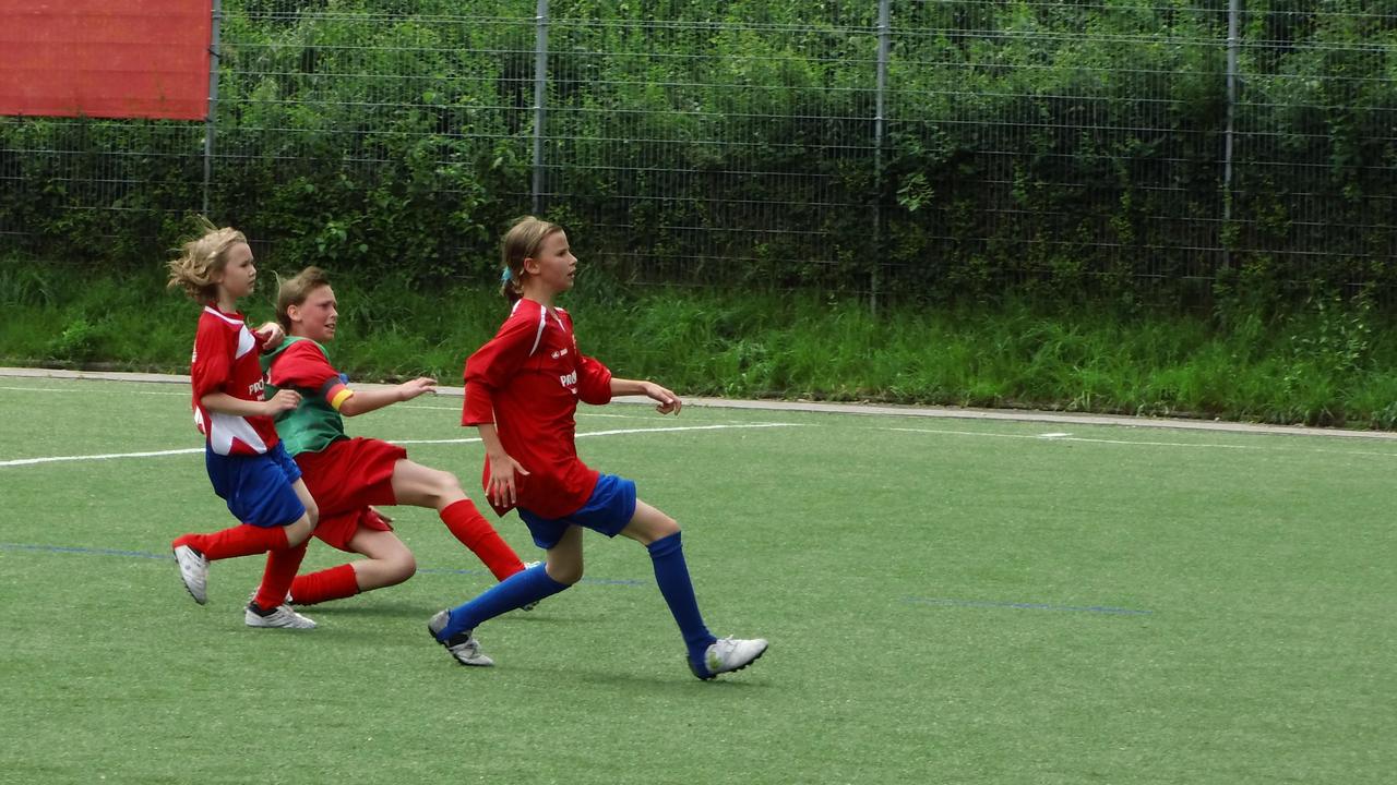 1. Girls Cup 2013