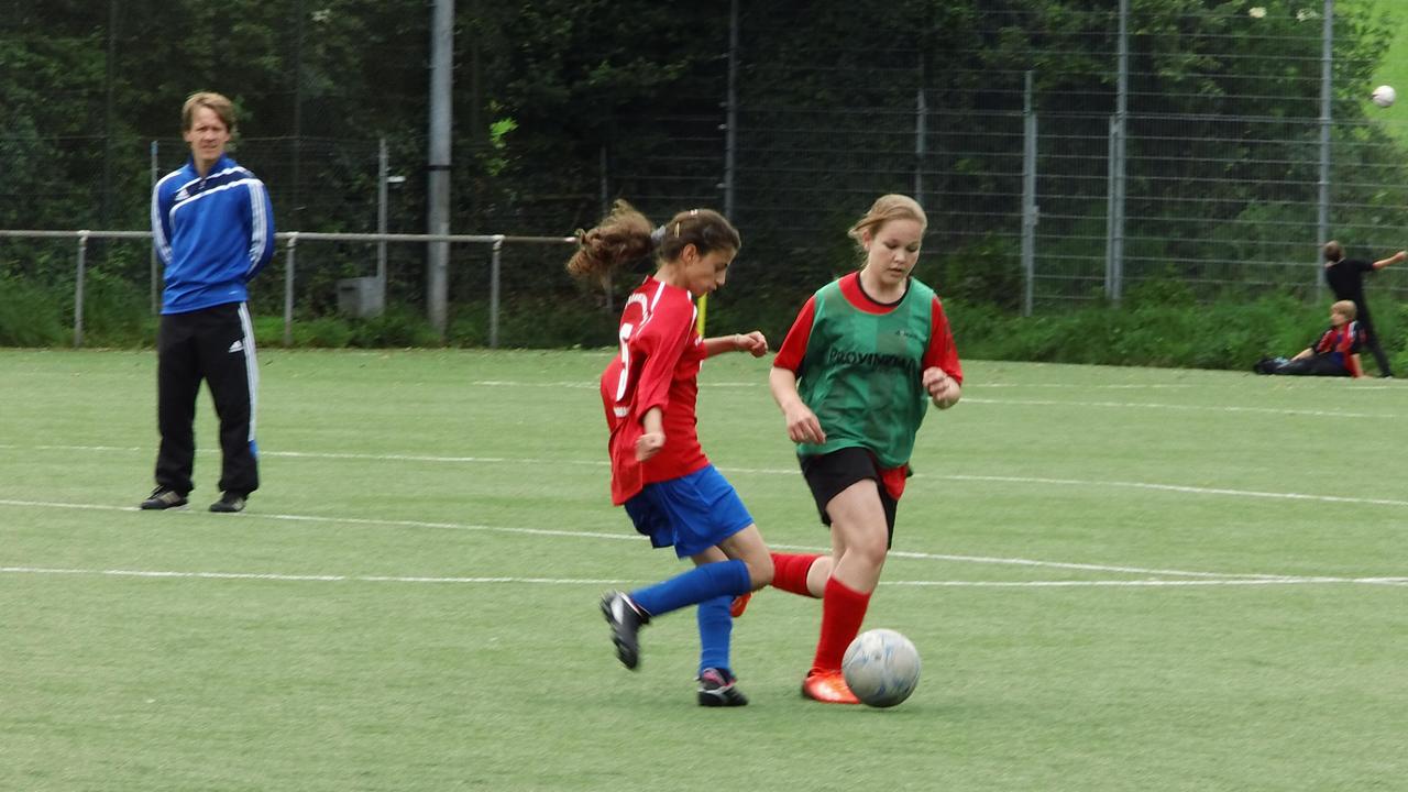 1. Girls Cup 2013