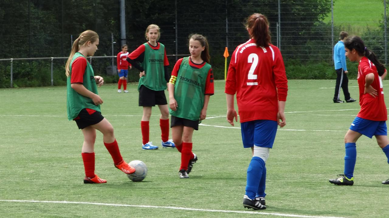 1. Girls Cup 2013