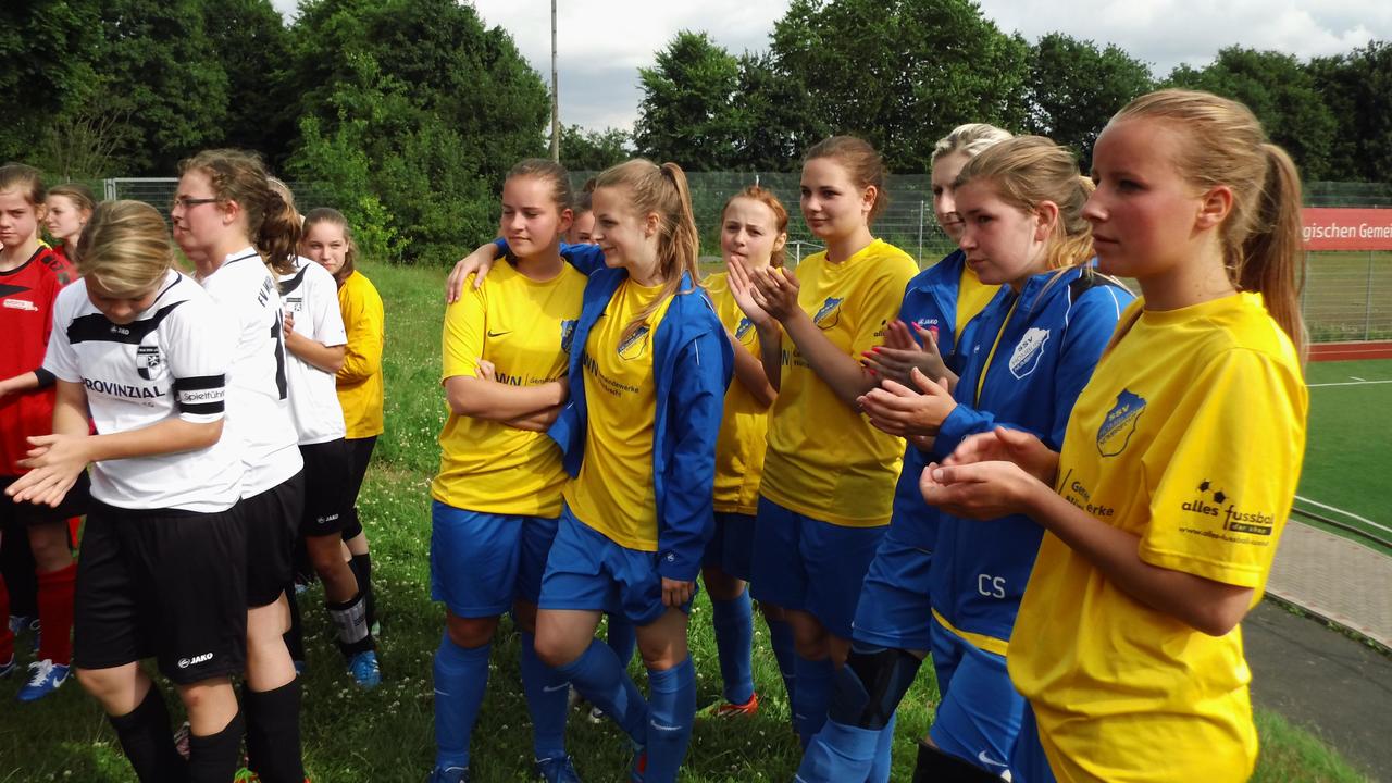 1. Girls Cup 2013