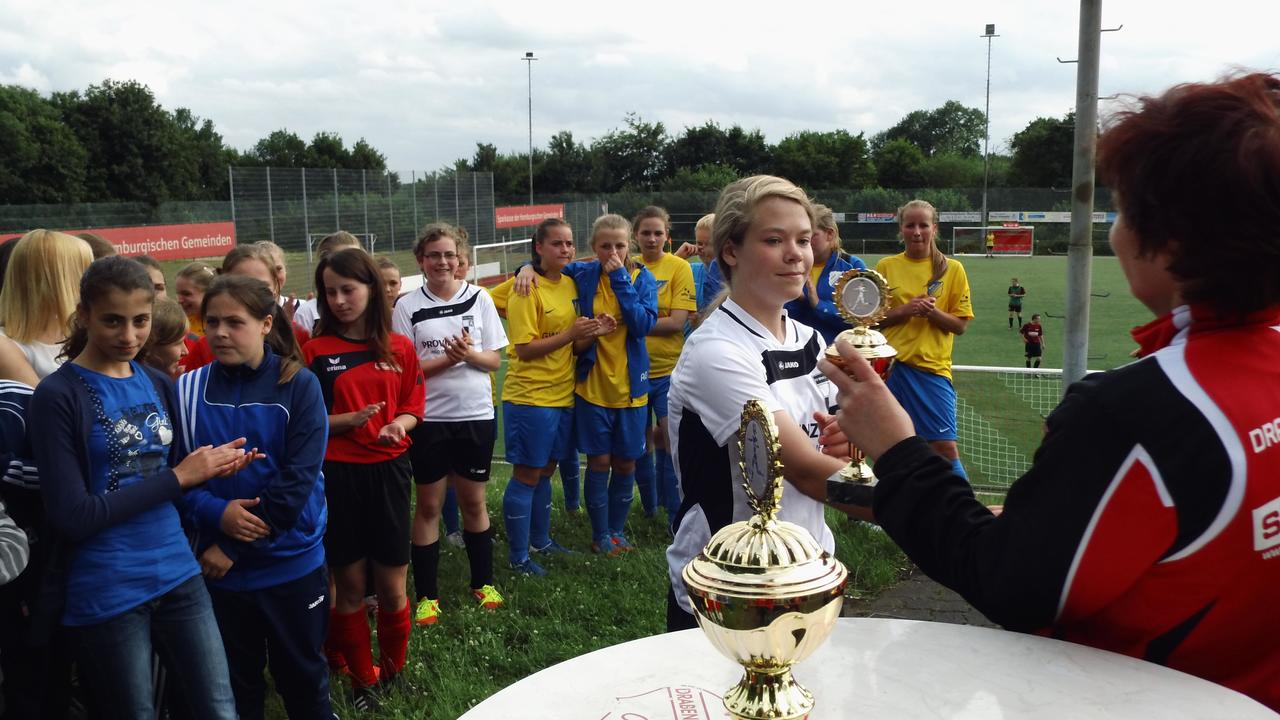 1. Girls Cup 2013