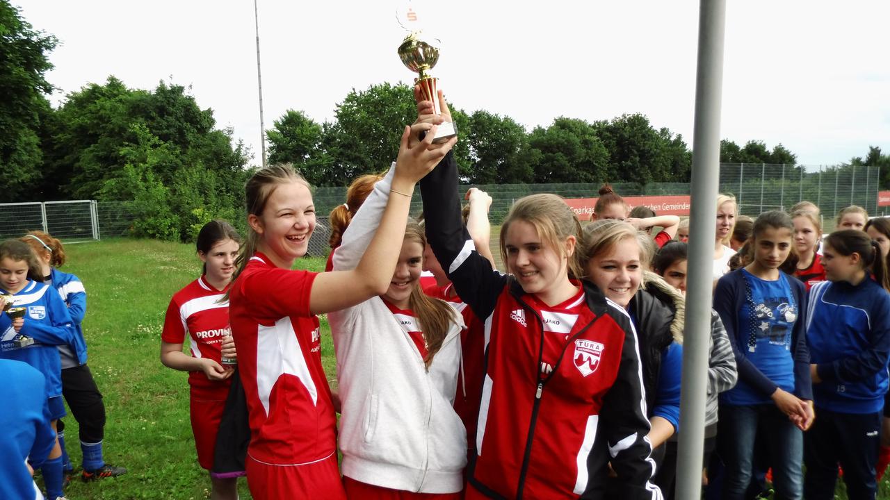 1. Girls Cup 2013