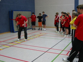 Speziell entwickeltes Fitnistraining zur Steigerung der Kondition und Koordination sowie des Teamgeistes