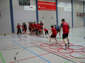 Speziell entwickeltes Fitnistraining zur Steigerung der Kondition und Koordination sowie des Teamgeistes